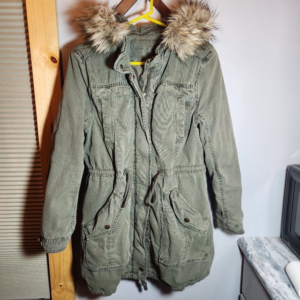 American Eagle Army Green Fall/Winter Coat Size Medium Faux Fur Hood